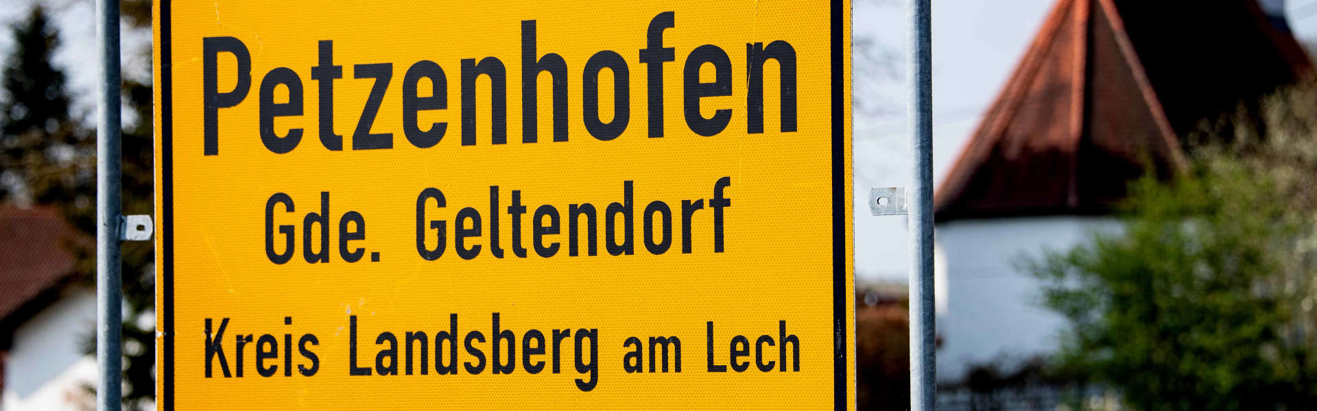 Ortsschild Petzenhofen